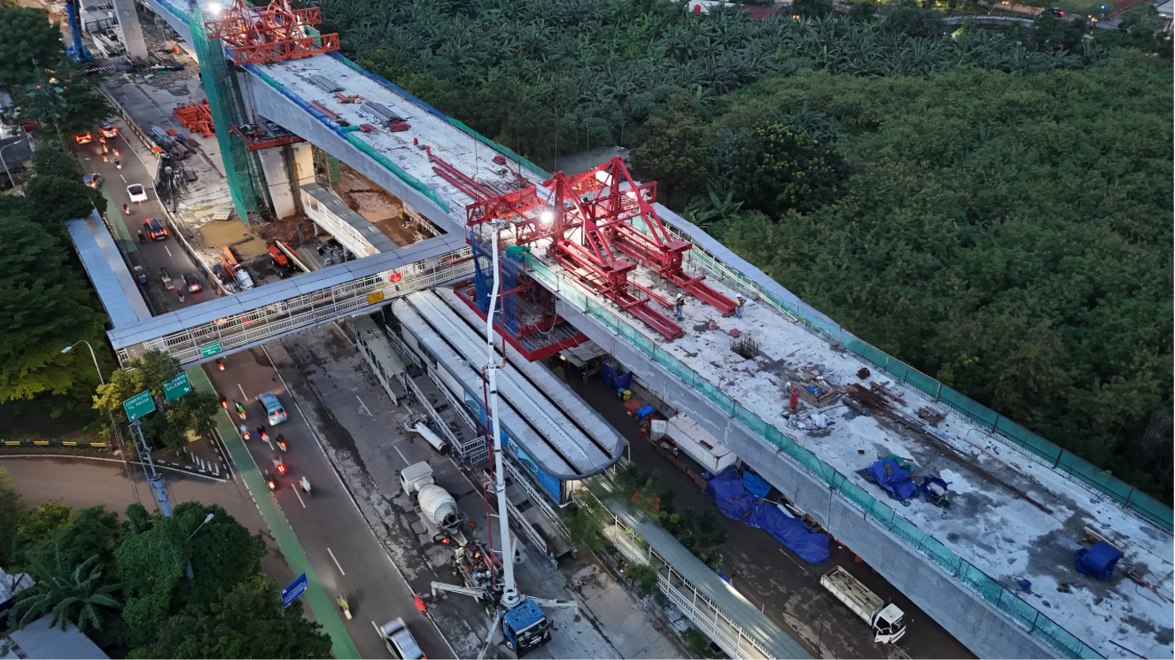 Proyek LRT, Adhimix Cor